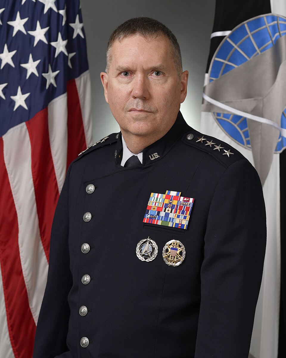 Official portrait of Gen. Shawn N. Bratton